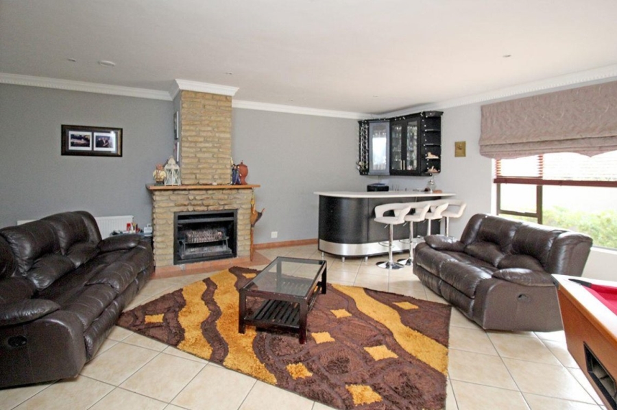 5 Bedroom Property for Sale in Thornhill Estate Gauteng