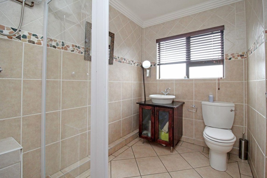 5 Bedroom Property for Sale in Thornhill Estate Gauteng