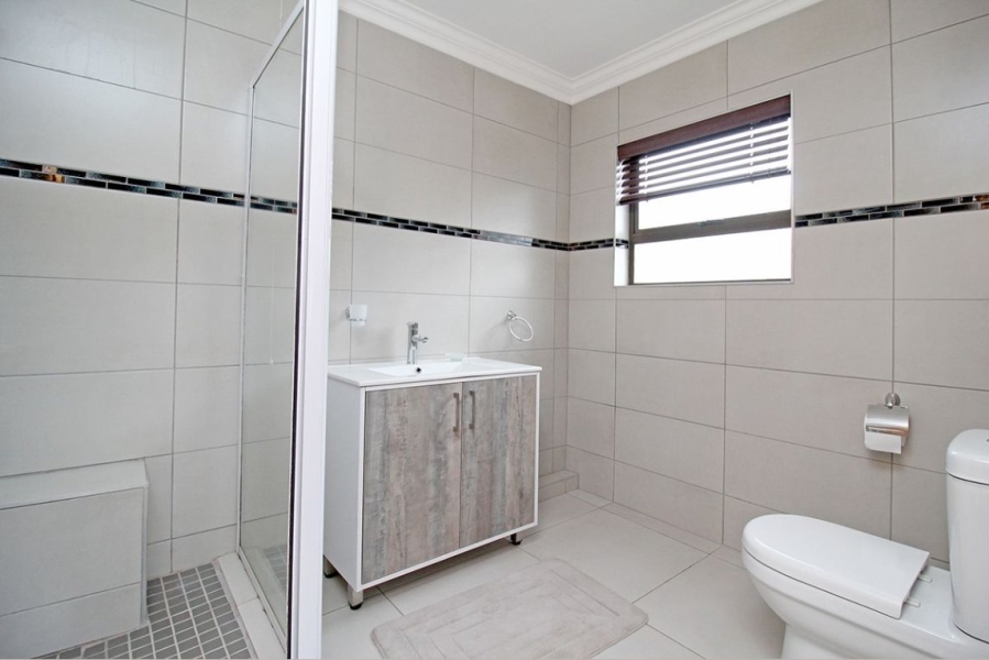 5 Bedroom Property for Sale in Thornhill Estate Gauteng