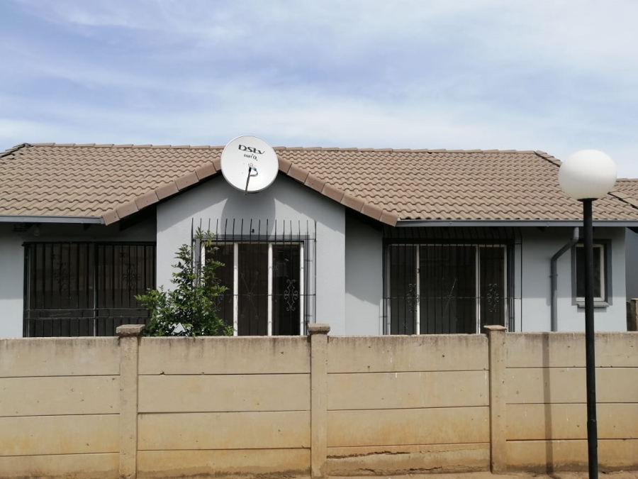 To Let 3 Bedroom Property for Rent in Naturena Gauteng