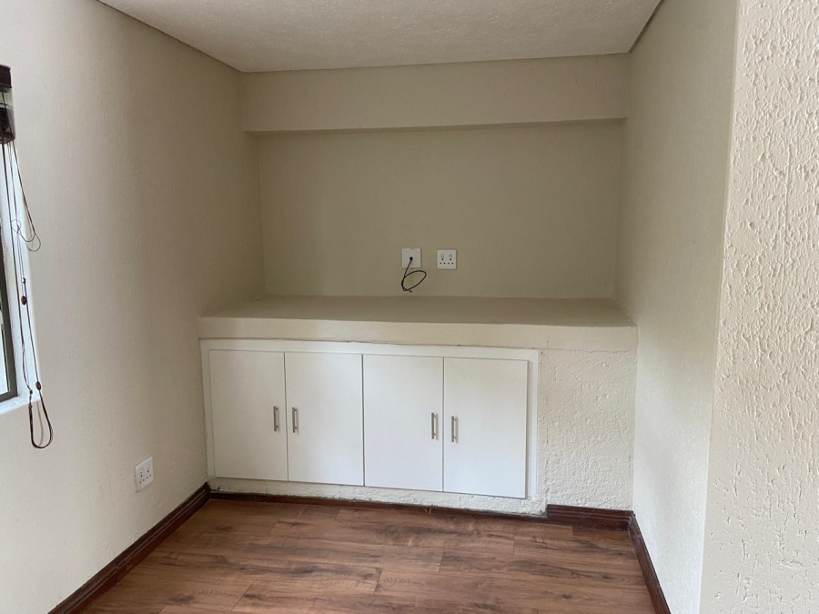 5 Bedroom Property for Sale in River Club Gauteng