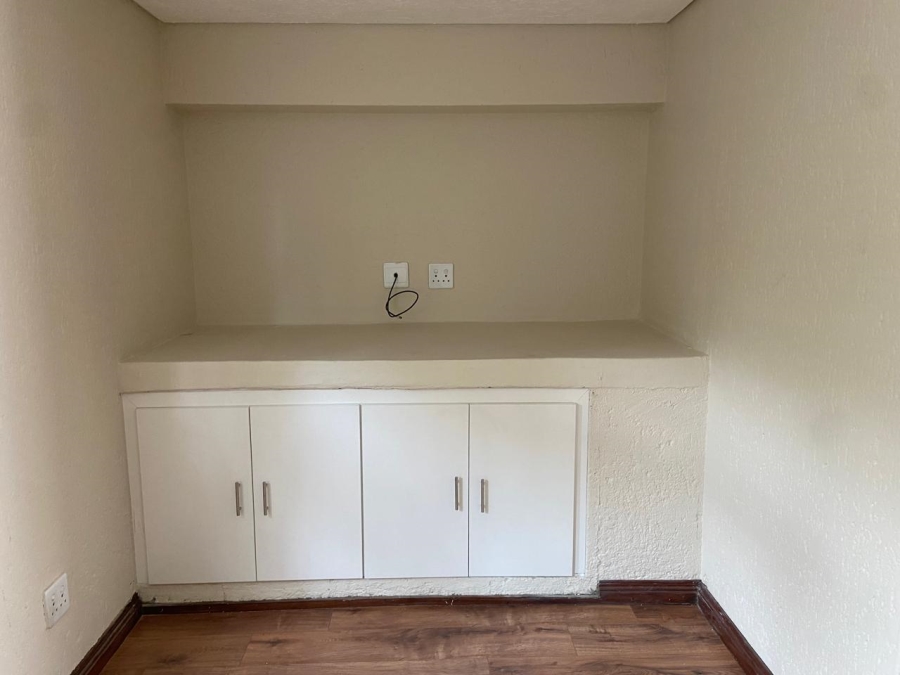 5 Bedroom Property for Sale in River Club Gauteng