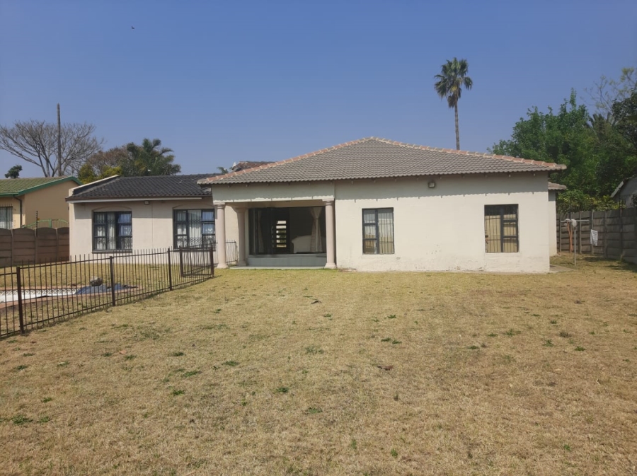 3 Bedroom Property for Sale in Birchleigh North Gauteng