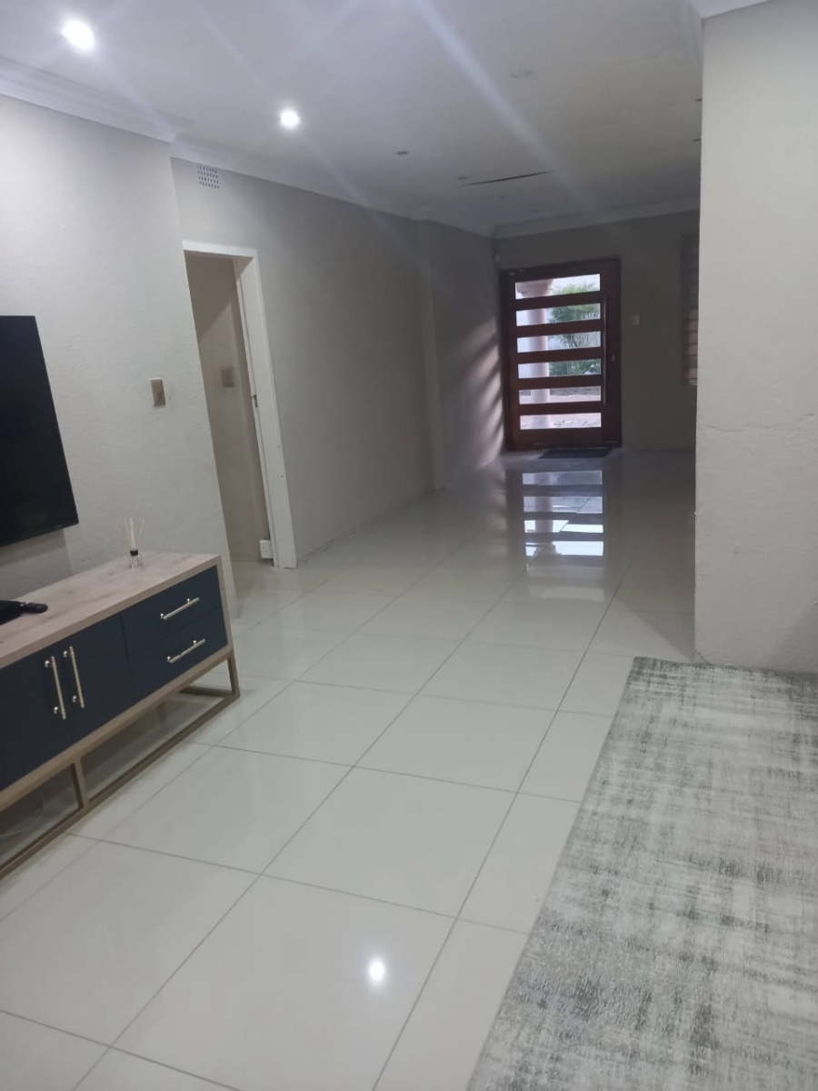 3 Bedroom Property for Sale in Birchleigh North Gauteng