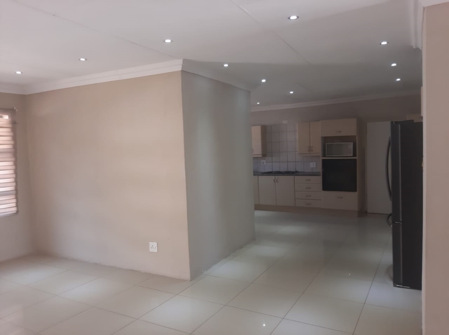 3 Bedroom Property for Sale in Birchleigh North Gauteng