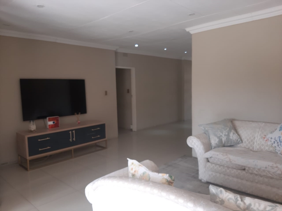 3 Bedroom Property for Sale in Birchleigh North Gauteng