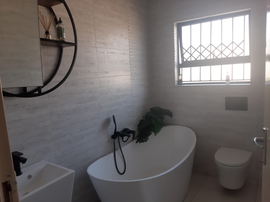 3 Bedroom Property for Sale in Birchleigh North Gauteng