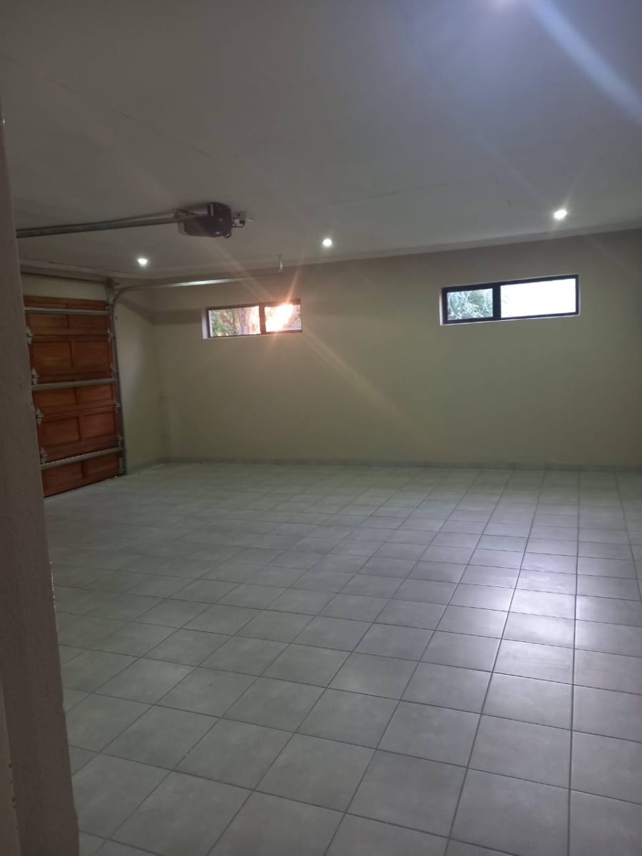 3 Bedroom Property for Sale in Birchleigh North Gauteng