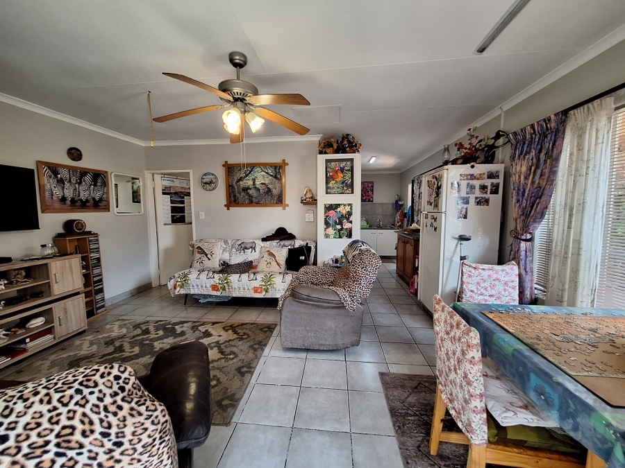 5 Bedroom Property for Sale in Rooihuiskraal Gauteng