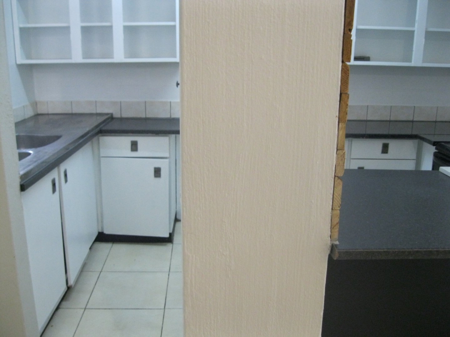 To Let 3 Bedroom Property for Rent in Riviera Gauteng