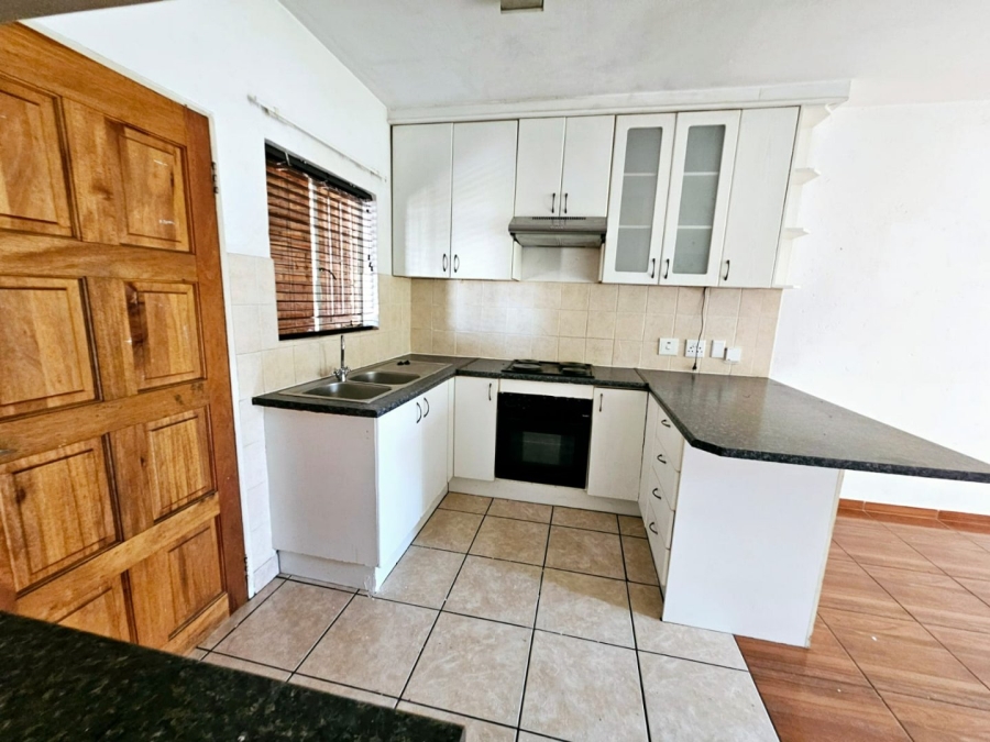 2 Bedroom Property for Sale in Heuwelsig Estate Gauteng