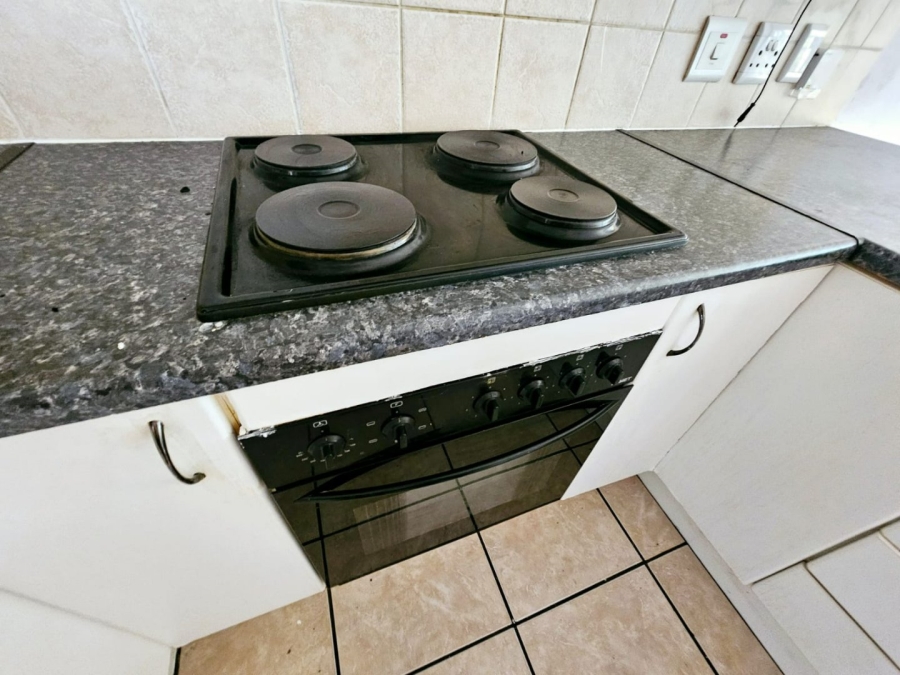 2 Bedroom Property for Sale in Heuwelsig Estate Gauteng