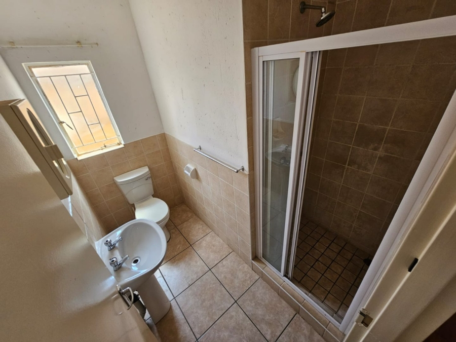 2 Bedroom Property for Sale in Heuwelsig Estate Gauteng