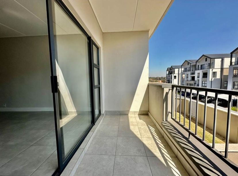 To Let 2 Bedroom Property for Rent in Waterfall Gauteng