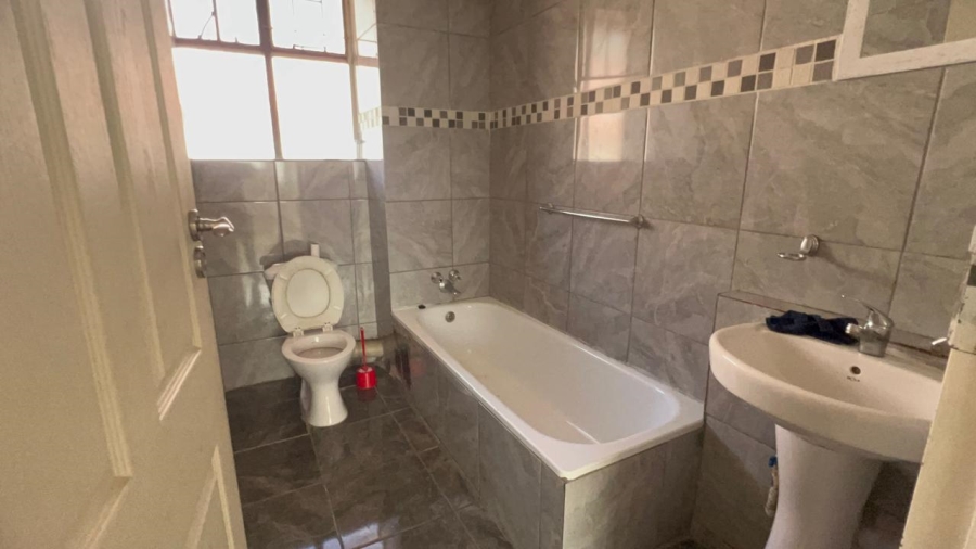  Bedroom Property for Sale in Pretoria North Gauteng