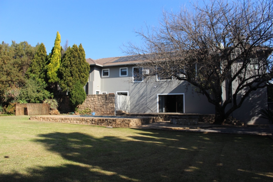 To Let 5 Bedroom Property for Rent in Silver Lakes Golf Estate Gauteng