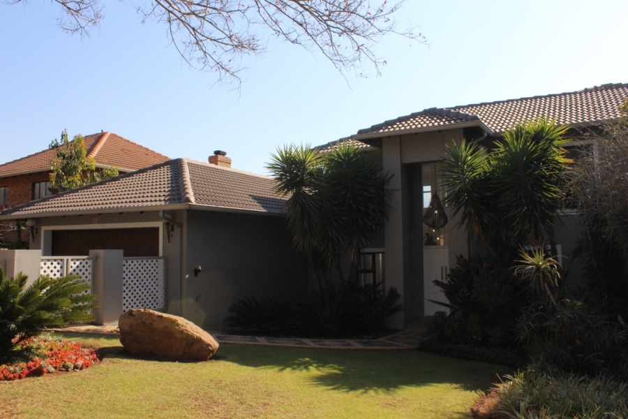 To Let 5 Bedroom Property for Rent in Silver Lakes Golf Estate Gauteng