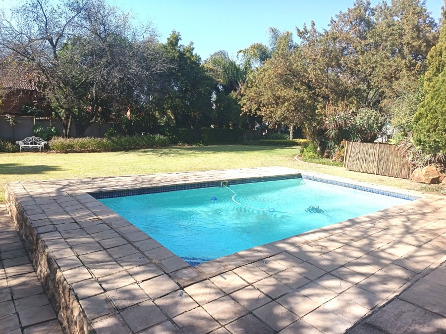 To Let 5 Bedroom Property for Rent in Silver Lakes Golf Estate Gauteng