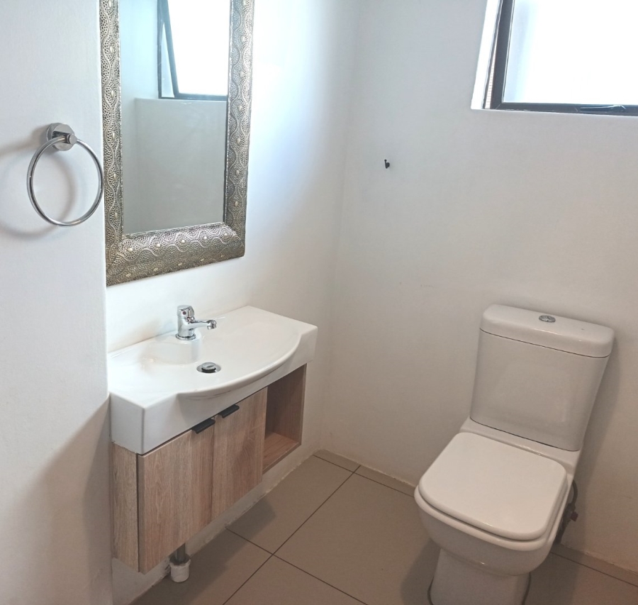 To Let 5 Bedroom Property for Rent in Silver Lakes Golf Estate Gauteng
