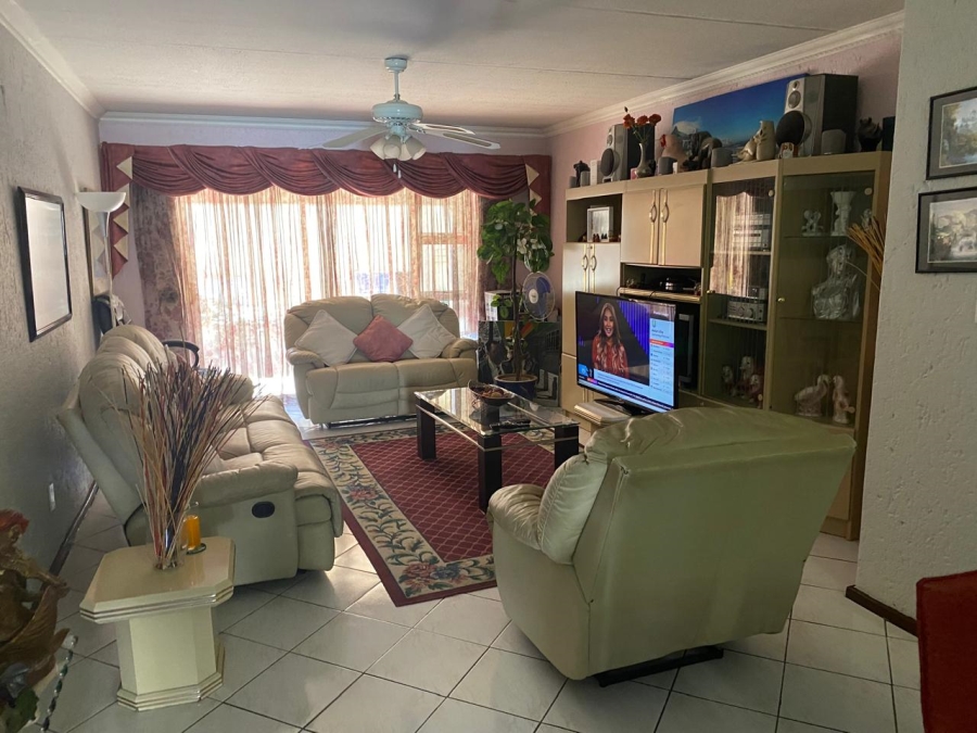 2 Bedroom Property for Sale in Vorna Valley Gauteng