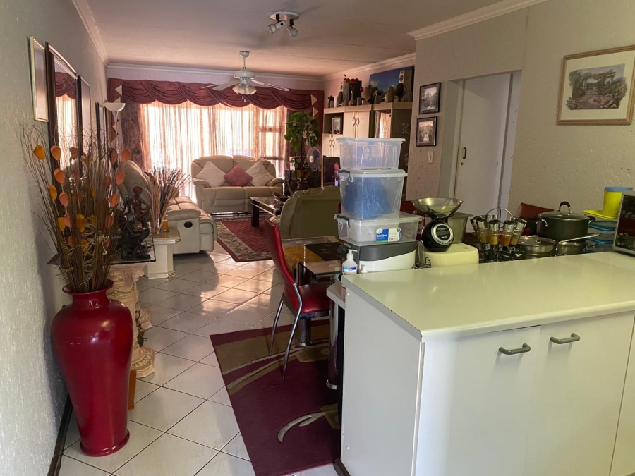 2 Bedroom Property for Sale in Vorna Valley Gauteng