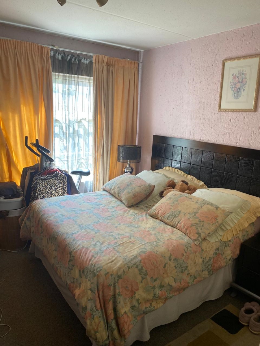 2 Bedroom Property for Sale in Vorna Valley Gauteng