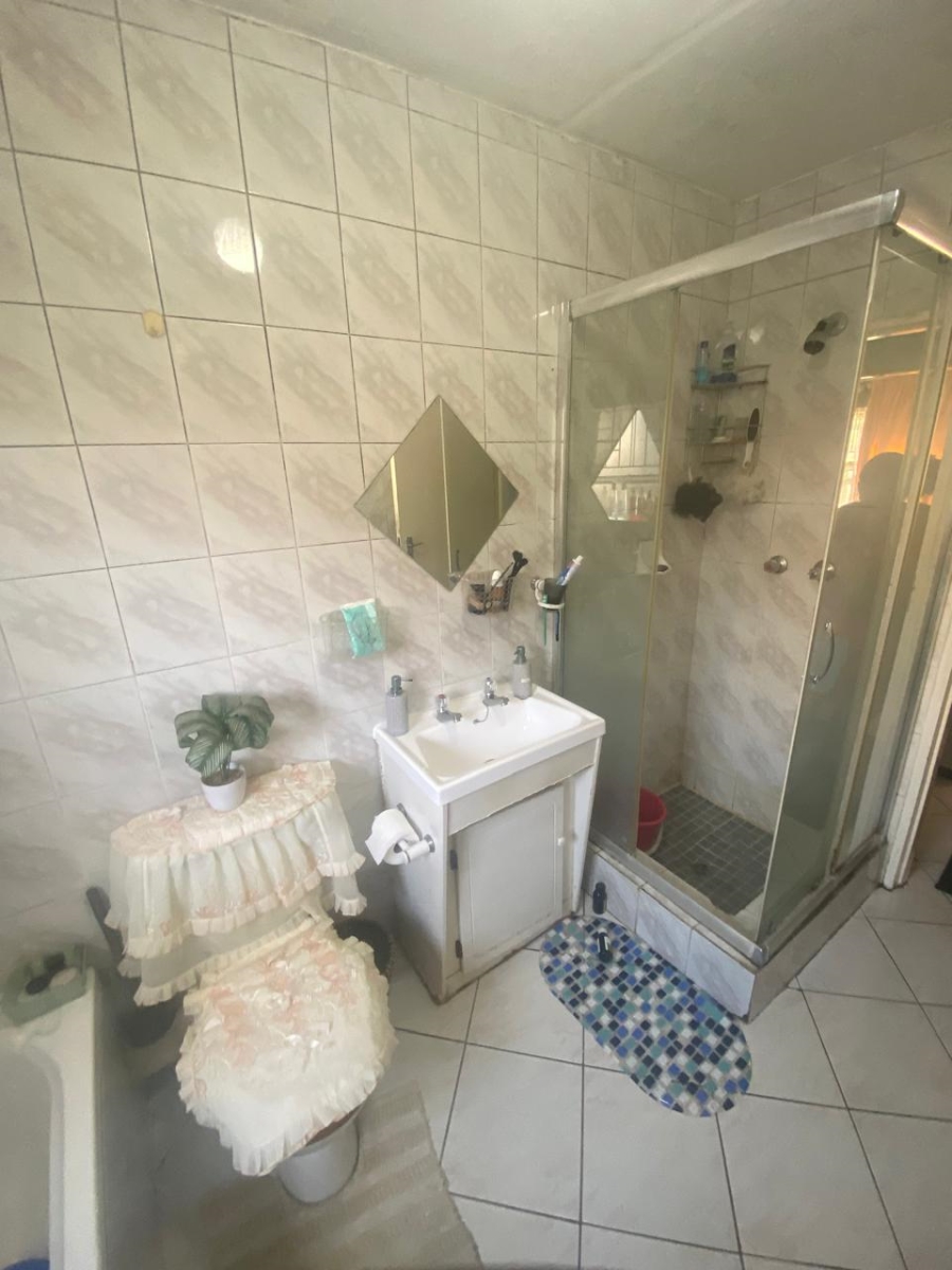 2 Bedroom Property for Sale in Vorna Valley Gauteng