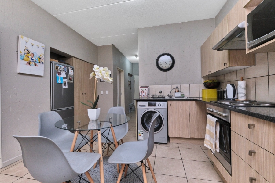 To Let 2 Bedroom Property for Rent in Ferndale Gauteng
