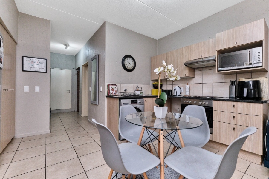 To Let 2 Bedroom Property for Rent in Ferndale Gauteng