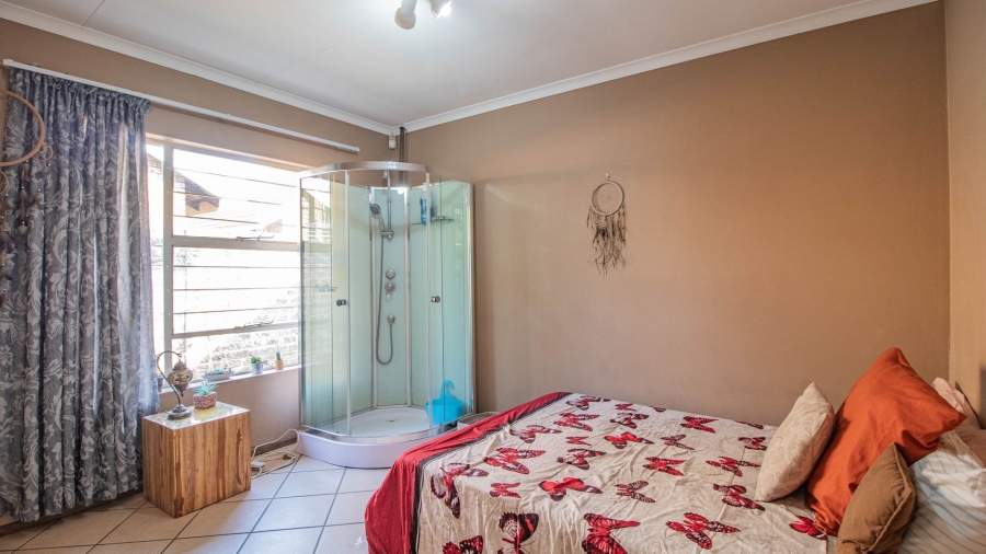 2 Bedroom Property for Sale in Bonaero Park Gauteng