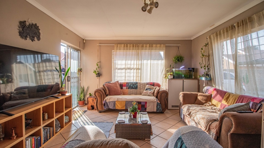 2 Bedroom Property for Sale in Bonaero Park Gauteng