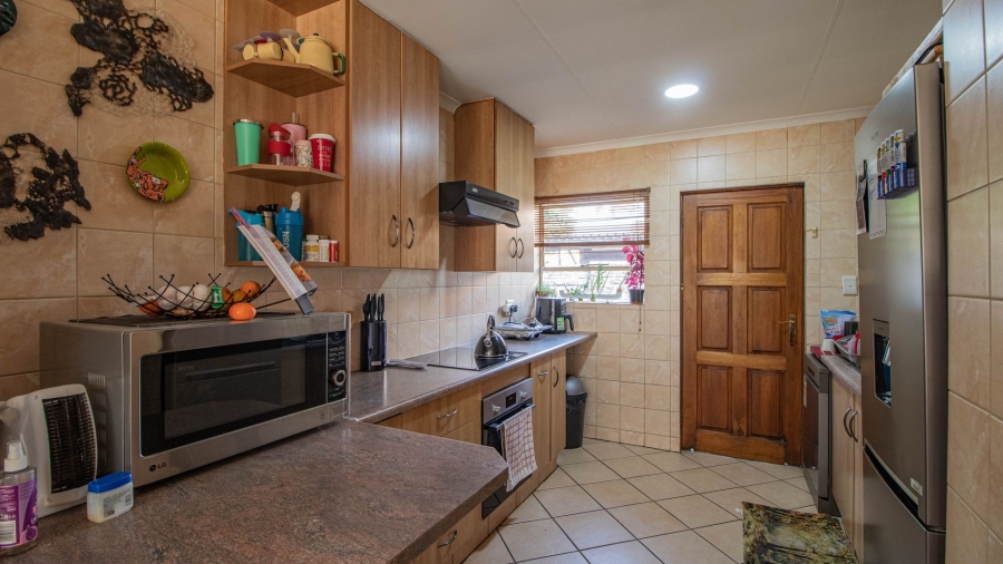2 Bedroom Property for Sale in Bonaero Park Gauteng