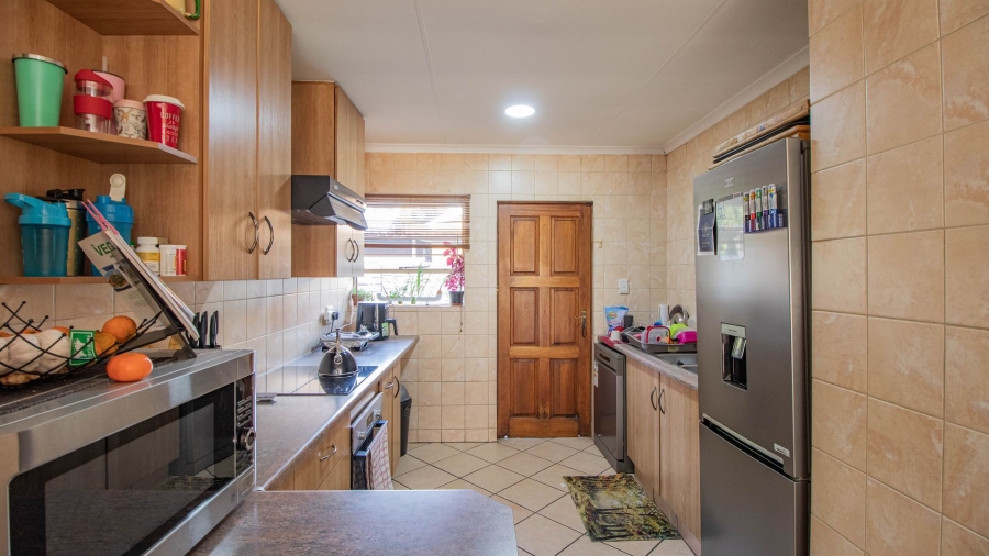 2 Bedroom Property for Sale in Bonaero Park Gauteng