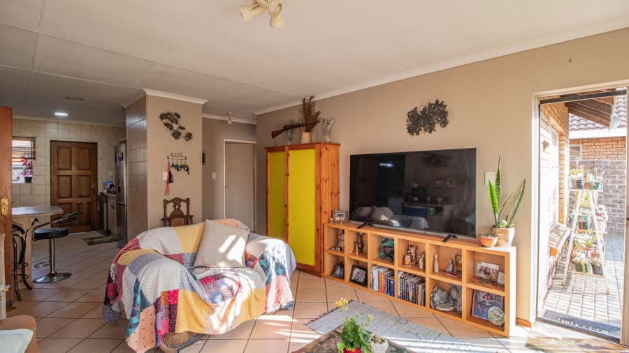 2 Bedroom Property for Sale in Bonaero Park Gauteng