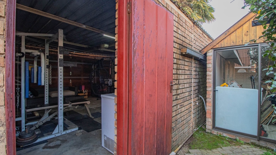 2 Bedroom Property for Sale in Bonaero Park Gauteng