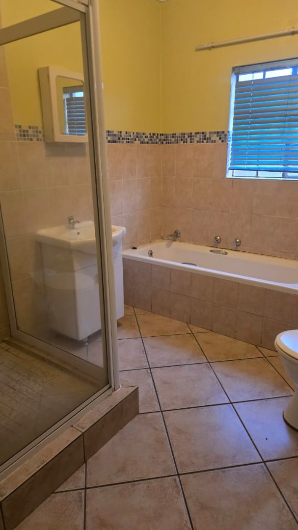 To Let 3 Bedroom Property for Rent in Bellairspark Gauteng