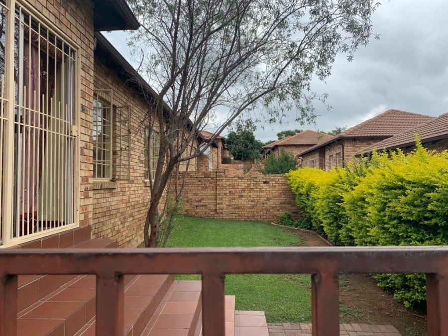 To Let 3 Bedroom Property for Rent in Bellairspark Gauteng