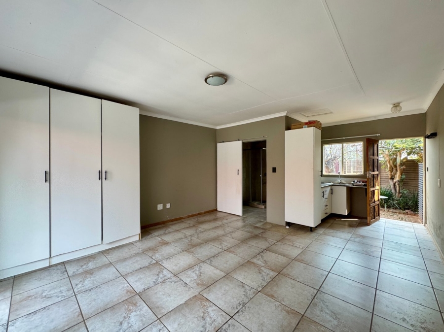 To Let 1 Bedroom Property for Rent in Pierre Van Ryneveld Gauteng