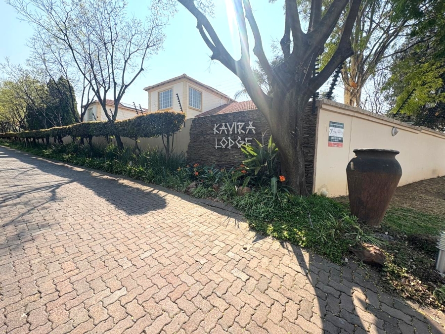 To Let 3 Bedroom Property for Rent in Olivedale Gauteng