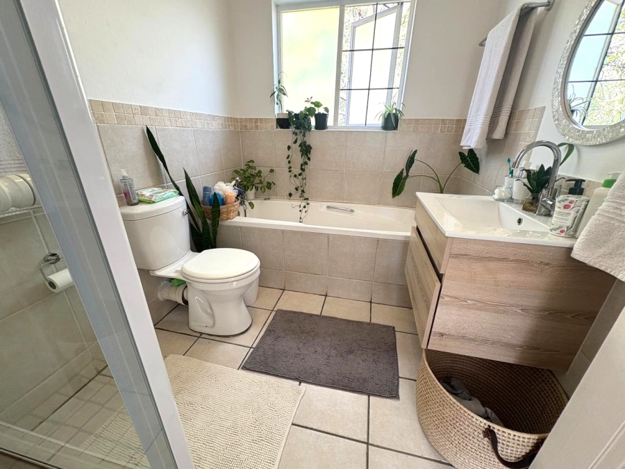 To Let 3 Bedroom Property for Rent in Olivedale Gauteng