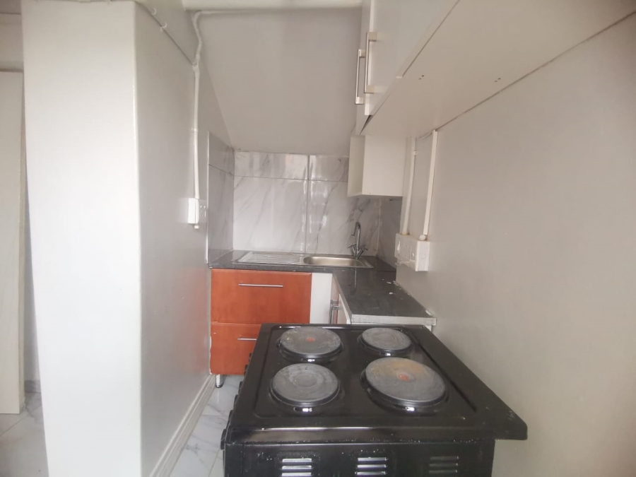 To Let 1 Bedroom Property for Rent in Kensington Gauteng