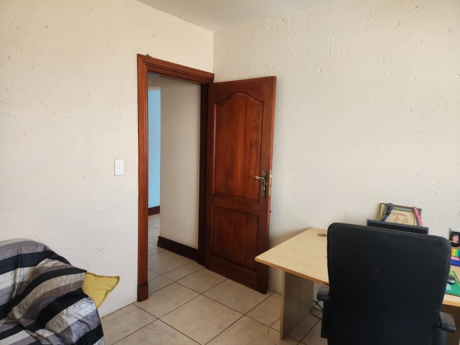 To Let 5 Bedroom Property for Rent in Bassonia Gauteng