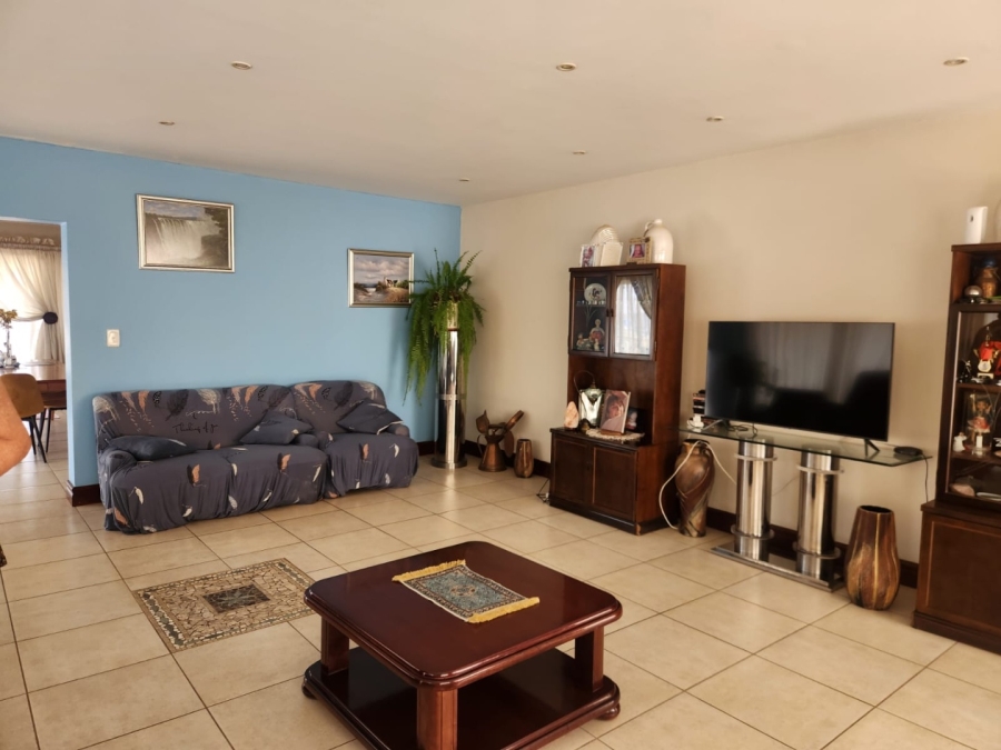 To Let 5 Bedroom Property for Rent in Bassonia Gauteng