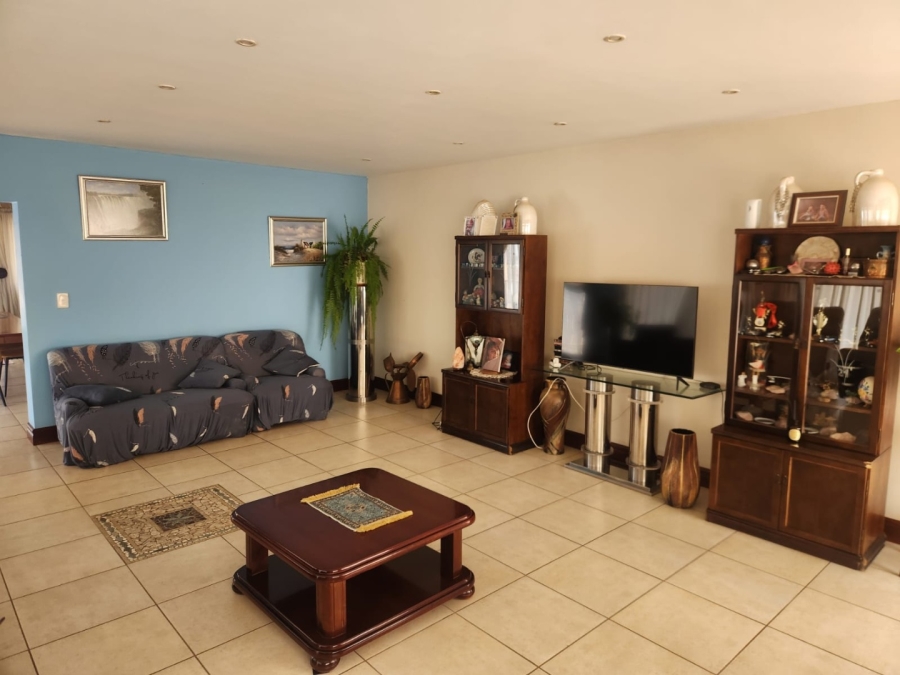 To Let 5 Bedroom Property for Rent in Bassonia Gauteng