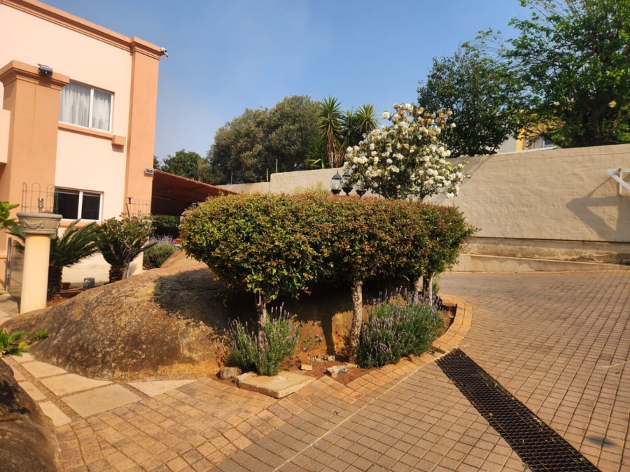 To Let 5 Bedroom Property for Rent in Bassonia Gauteng