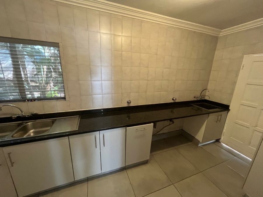 To Let 4 Bedroom Property for Rent in Waterkloof Ridge Gauteng
