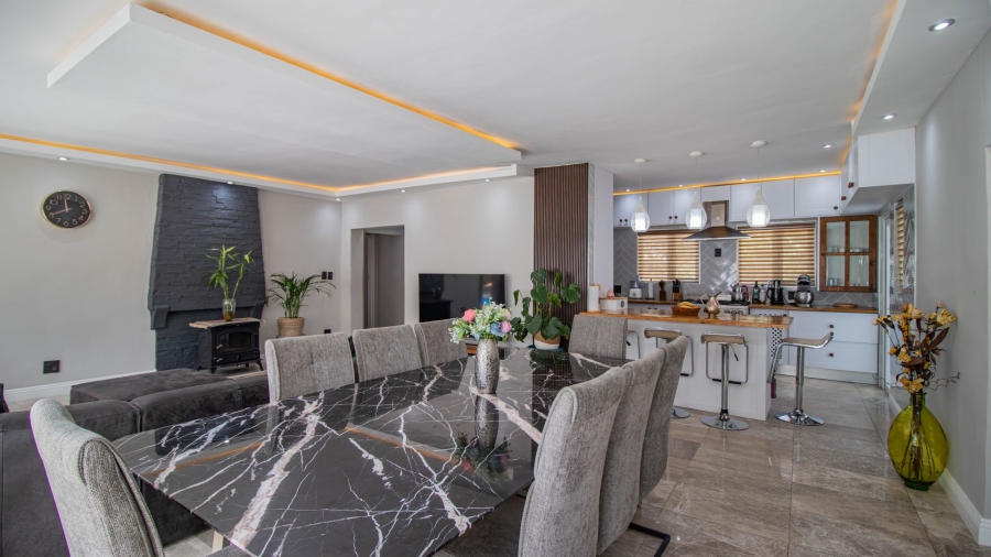 4 Bedroom Property for Sale in Highway Gardens Gauteng