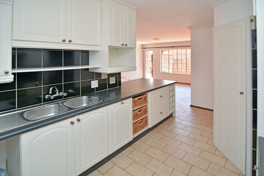 2 Bedroom Property for Sale in Zwartkop Gauteng