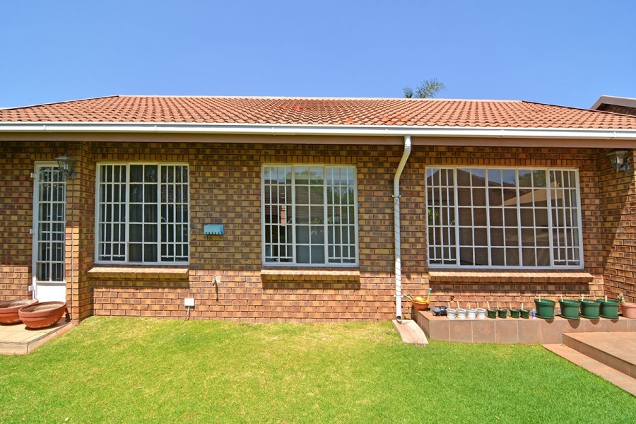 2 Bedroom Property for Sale in Zwartkop Gauteng