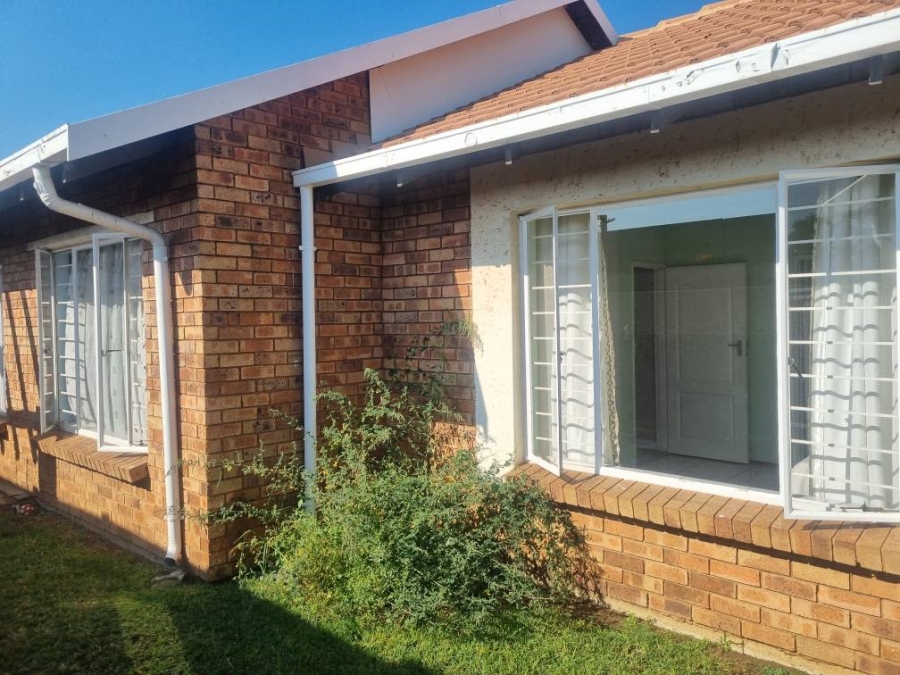 To Let 3 Bedroom Property for Rent in Witfield Gauteng